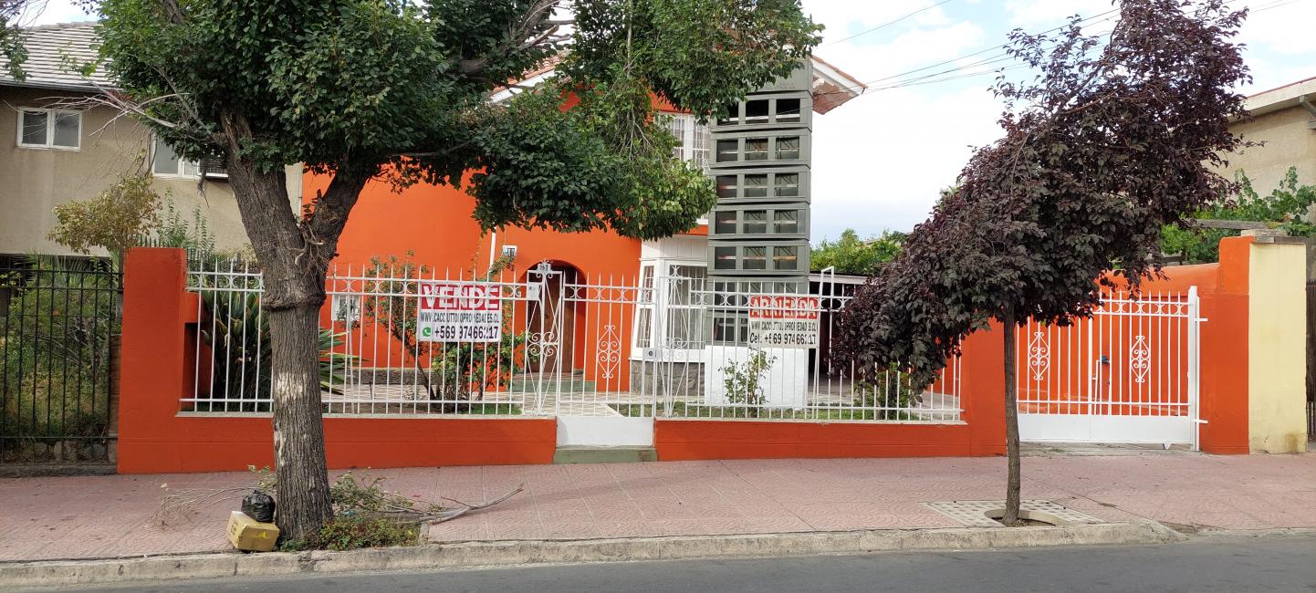 VENDO casa aptitud comercial en centro de Los Andes