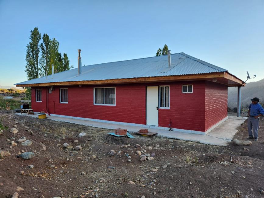 VENDO CASA SOLIDA EN PRECORDILLERA DE LOS ANDES